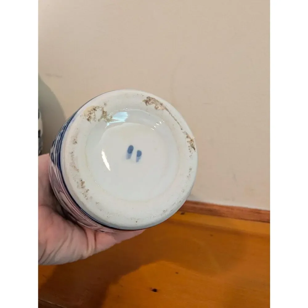 Vintage Blue White Chinese Porcelain Vase Hand Painted Floral Scroll 6